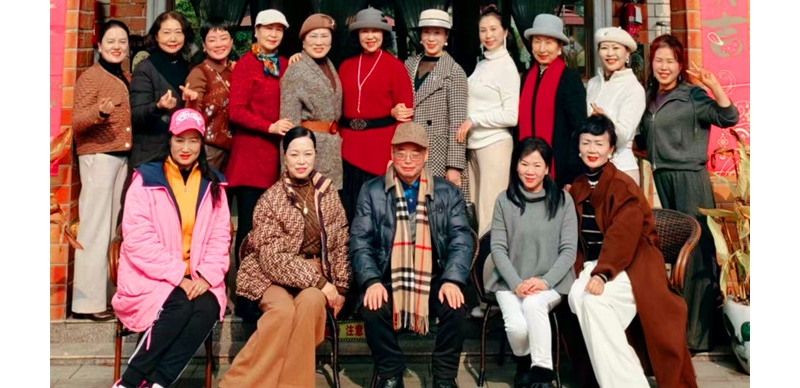 《醉太平·芙蓉香韵时装队年会》