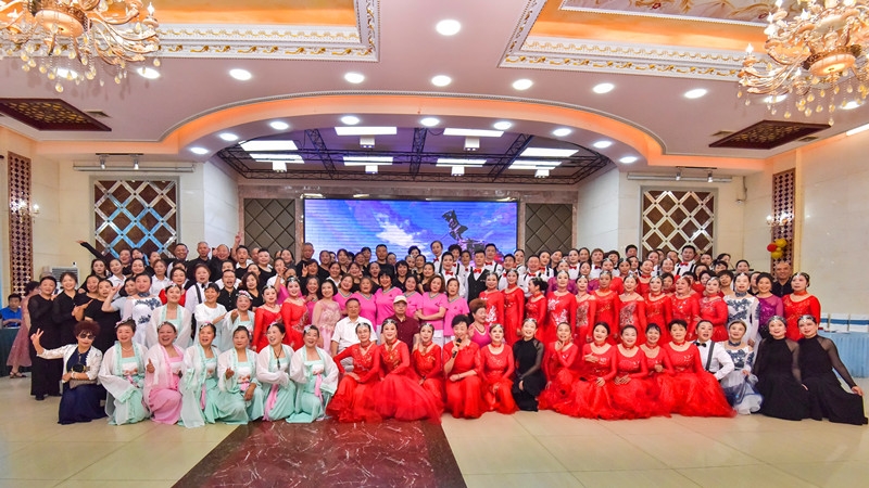 《贺常乐俱乐部廿一周年庆》