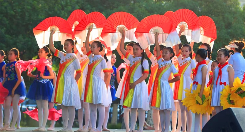 《调笑令·六一儿童节》